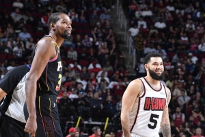 杜兰特：有没有控卫我都能打球 当然有个能持球能组织的球员更好