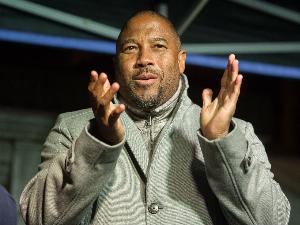 负债150万英镑！邮报：利物浦传奇约翰-巴恩斯宣布破产