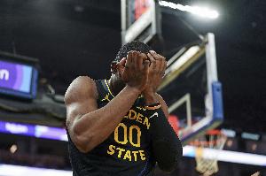 媒体人：任何球员成球星前都是胳膊拧不过大腿 新约未如库明加愿