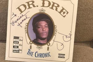 顶级尖货！亚马尔晒Dr. Dre的To签首专和金色Beats耳机