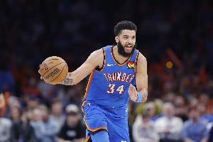 左膝关节镜手术！雷霆官方：肯里奇将在6-8周后重新接受评估