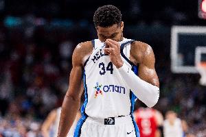 队记：字母哥将在迈阿密与球队会合 此前因新冠阳性滞留希腊