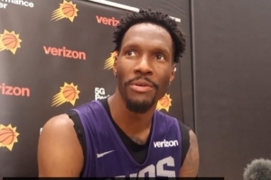 海斯-戴维斯：我可以帮助太阳 最重要的是要带着自信去打球