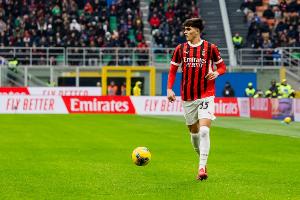 意媒：阿莱格里将让小将巴特萨基首发踢尤文，对位孔塞桑和卡卢卢