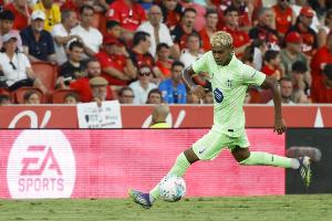 世体：巴萨周五才向西足协发送了亚马尔的伤病报告