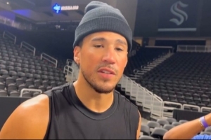 前队友艾顿新赛季能为湖人带来什么？布克：我们只能拭目以待了