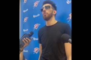 是否注意到切特有什么变化？亚历山大：他明显变得更强壮了