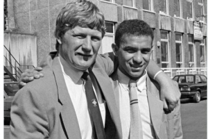 纽卡名宿麦克福尔去世，俱乐部社媒发文致哀+本轮佩戴黑色臂章