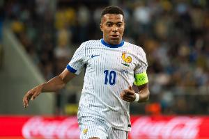 德尚：姆巴佩之前有点小伤但问题不大，我们会对所有球员进行评估