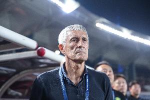 记者：塞蒂恩与国安签的是1+1合同，离任不涉及违约金