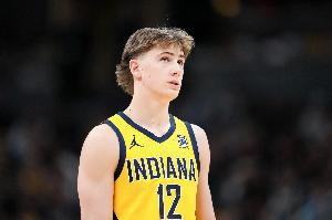 打得还行！弗菲6中3拿到12分3板1助1帽