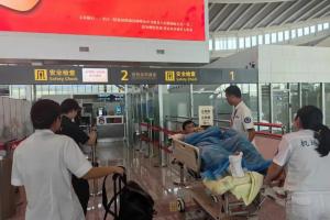 关于球员黄威手术情况通报：手术时间现已确定，计划10月10日进行