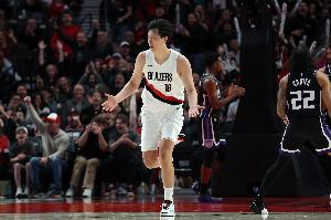 我们的骄傲！杨瀚森16分3帽2记三分&单节14分 未来上限能有多高？