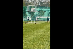 博主：国安备战与新鹏城比赛，除韩佳奇和斯帕吉奇外全员出席