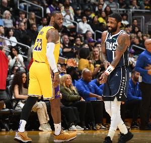 文胖： 我认为欧文是詹姆斯最合拍队友 他们的组合超过詹韦&詹眉