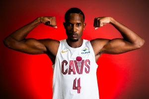 费尔顿：莫布里要有加内特的心态 他需要每晚都成为那个混蛋