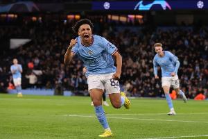 瓜帅：无论是在进攻端还是在防守端，里科-刘易斯都极具价值