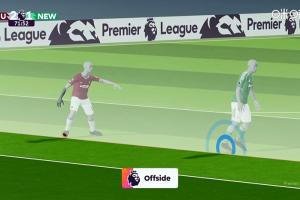 越了半个脚尖！波兹破门，但进球因队友越位在先被吹