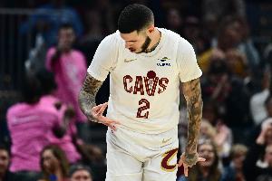 米切尔：大球训练中表现让人惊艳 他能让每个人比赛变得更轻松