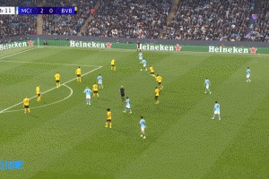 福登远射达成双响，赖因德斯助攻双响，曼城3-0领先多特