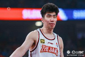 媒体人谈余嘉豪：这种脚步速率和霸气 在过去的他身上难得一见