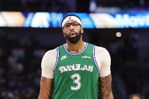 连续第六场缺席！浓眉因小腿伤势今天对阵雄鹿继续缺阵