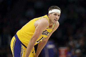 雷迪克：里夫斯出场比限制时间多了1分钟 这仍是非常健康的