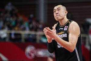 媒体人：当韩德君老去 辽宁内线暂时无人能替 张陈治锋需快速成长