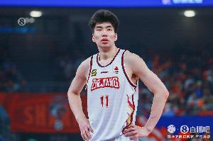 媒体人：浙江方面挽留余嘉豪 据说中国篮协和郭士强都曾出面协调