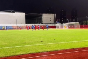 U16国足1-1战平重庆U16 国少球员张伯霖和重庆球员张翊晨进球