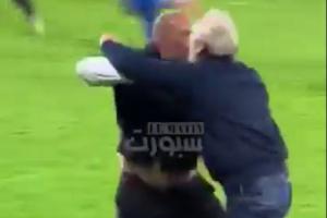 怒喷对手施巫术！无缘世界杯后，尼日利亚主帅冲向对方似乎想打人