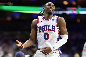 抗造！马克西目前场均出战40.6分钟大幅领跑 场均得分33.4分第二