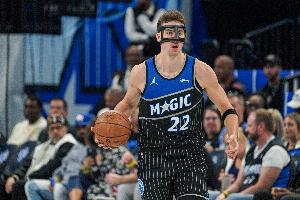 冲击力十足！小瓦格纳13中5得到20分6板3助1断 罚球12中10