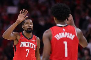 阿门：我总想把球给KD 但他被严防时总说“尽管冲 他们防不住你”