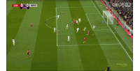 萨拉赫精彩突破传中，可惜凯尔凯兹包抄踢高了