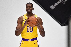 为德鲁·蒂米腾位置！美记：湖人将裁掉双向合同球员科洛克