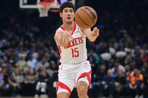 美媒：谢泼德的赌博式防守和错失关键罚球让火箭头疼 但前途光明