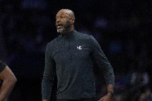 魔术官方：主教练莫斯利因生病退赛 本场比赛回归成疑