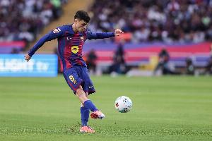 记者：佩德里可能随队前往伦敦，顺便和队友一起过23岁生日