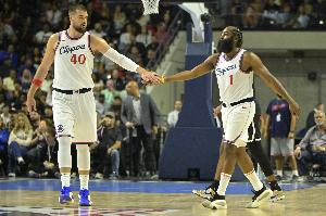 唯一帮手！祖巴茨上半场6中4砍下8分5板 蹭哈登手感还送出5助攻