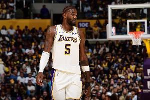 Buha：艾顿膝盖伤情还没有明确消息 但我认为情况不是那么严重