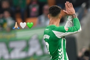 安东尼社媒谈染红：完全是无意的动作，很抱歉让球迷失望