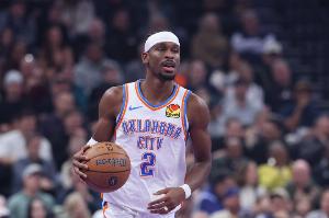 亚历山大本赛季已8次30分钟内砍30+ 离历史单赛季纪录仅差1次