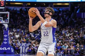 顶不住！半场小瓦格纳6中4拿13分 贝恩8中3得12分