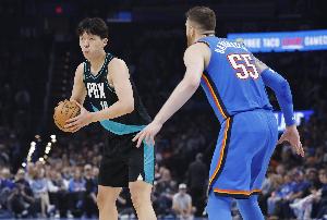 拓记：现在对杨瀚森是难得的窗口期 球队战术上让他更多处理球权