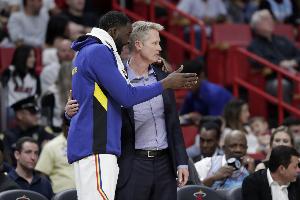 科尔：追梦是我们防守端的场上指挥 他不在我们需要明确防守策略