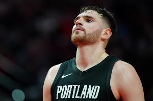 高级蓝领！克林根过去六场：场均26.5分钟14.3分12.3板3.0助2.0帽