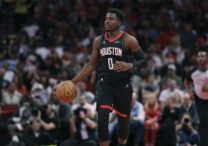 准到停不下来！阿隆·霍勒迪弧顶再中三分 个人第六记