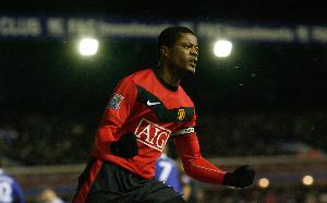 埃弗拉：整个职业生涯我一直在服用止痛药，那时我每天要吃38片