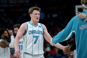 波蒂斯：可能很多人会说弗拉格是印象最深的新秀 但我选克尼佩尔